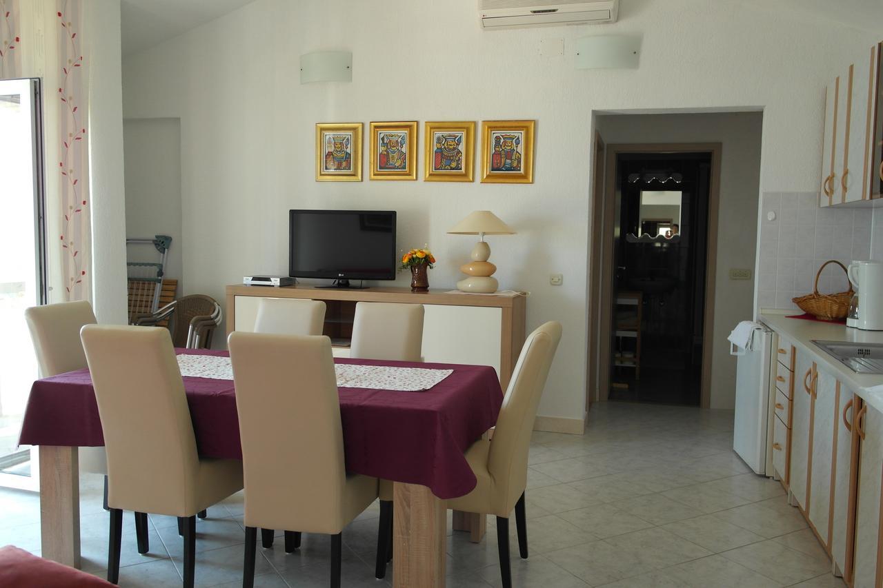 בול Apartments Racic מראה חיצוני תמונה